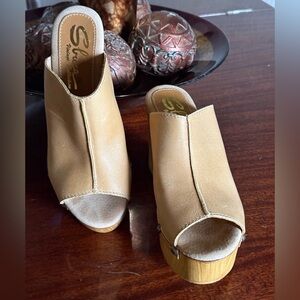 Sbicca Vintage Collection Leather Clogs – Size 8 / EU 39